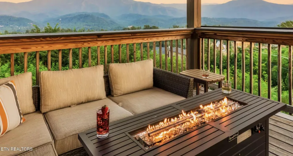 729 Bear Walk Way Gatlinburg, TN 37738