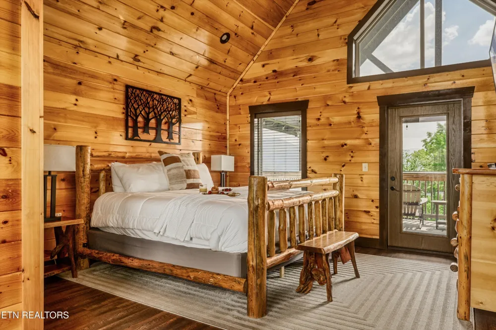 729 Bear Walk Way Gatlinburg, TN 37738