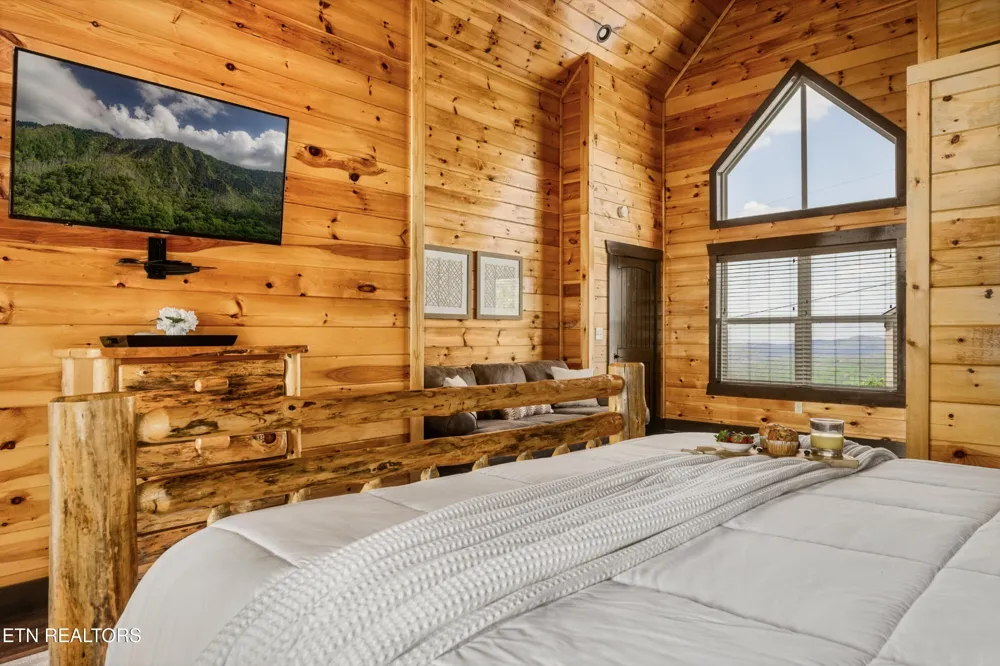 729 Bear Walk Way Gatlinburg, TN 37738