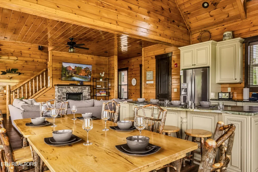 729 Bear Walk Way Gatlinburg, TN 37738