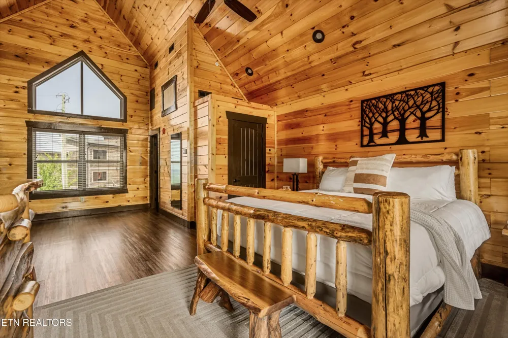 729 Bear Walk Way Gatlinburg, TN 37738