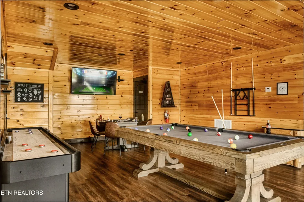 729 Bear Walk Way Gatlinburg, TN 37738
