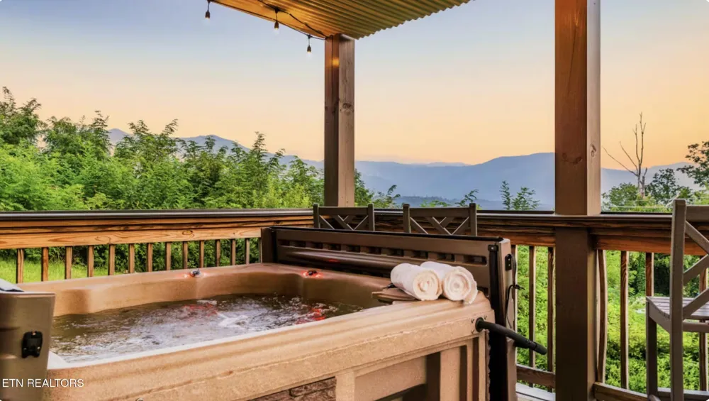 729 Bear Walk Way Gatlinburg, TN 37738