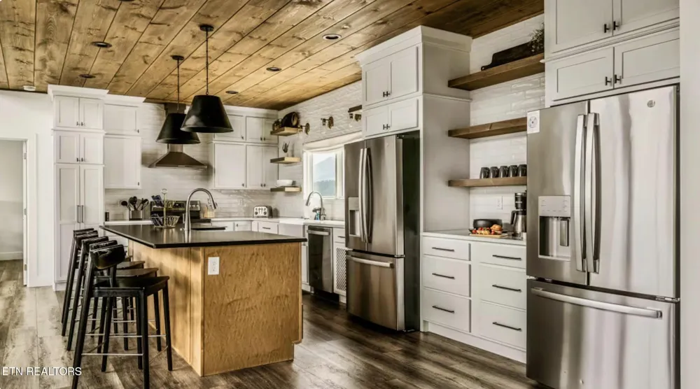 712 Bear Walk Way Gatlinburg, TN 37738