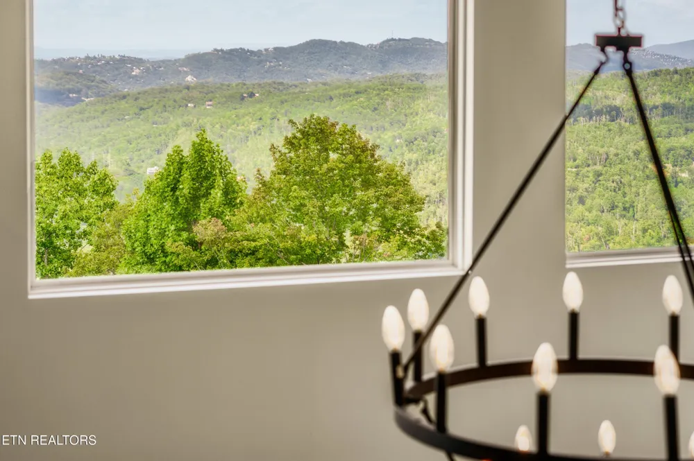 712 Bear Walk Way Gatlinburg, TN 37738
