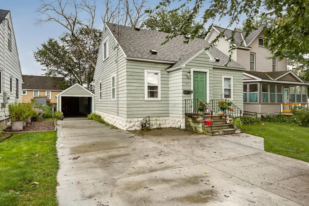 206 11th Avenue NE Rochester, MN 55906