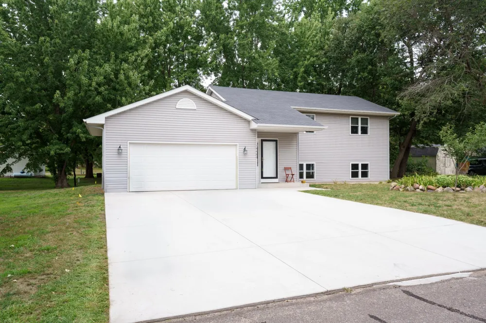 14460 283 1/2 AVENUE NW Zimmerman, MN 55398
