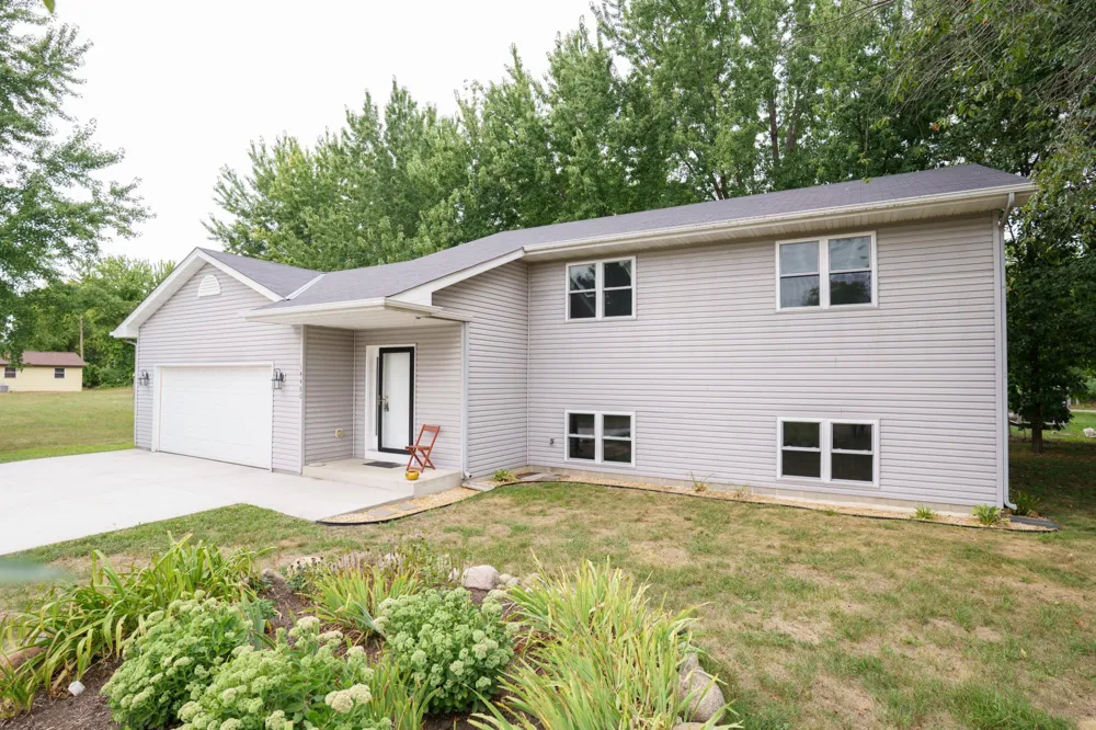 14460 283 1/2 AVENUE NW Zimmerman, MN 55398