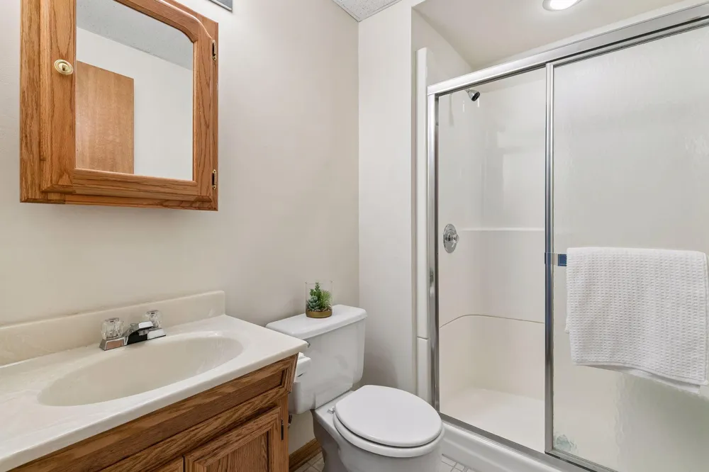 972 Pointe Way Eagan, MN 55123