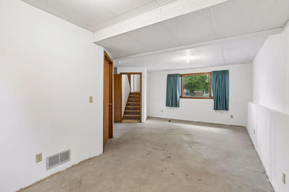 972 Pointe Way Eagan, MN 55123
