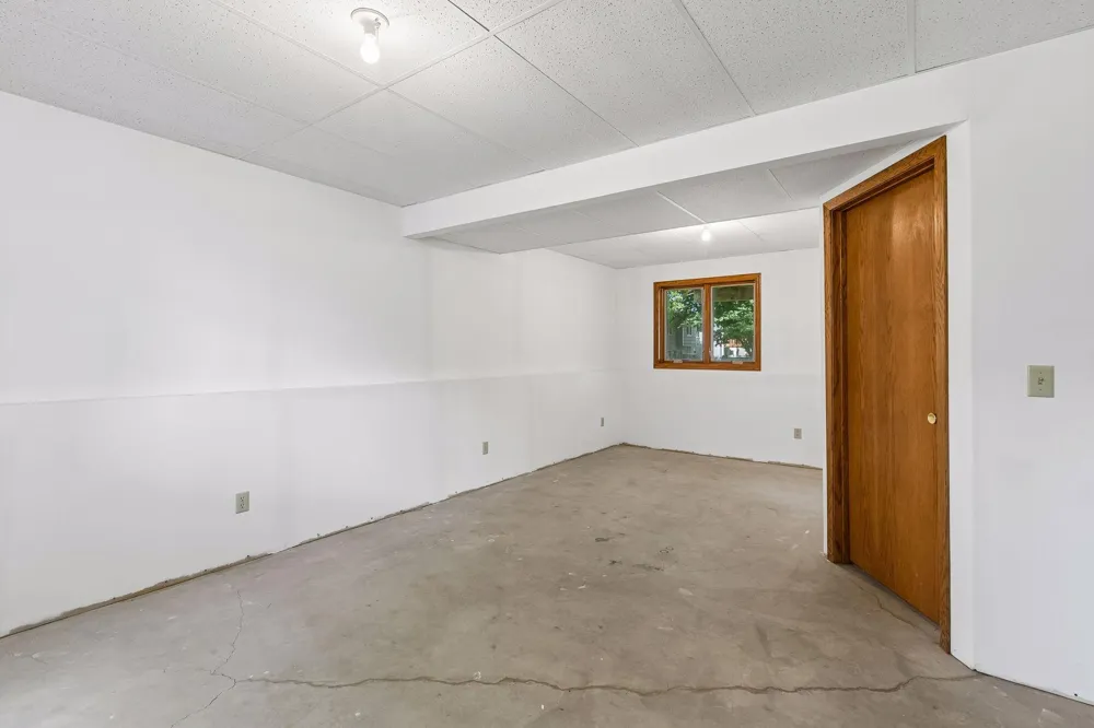 972 Pointe Way Eagan, MN 55123