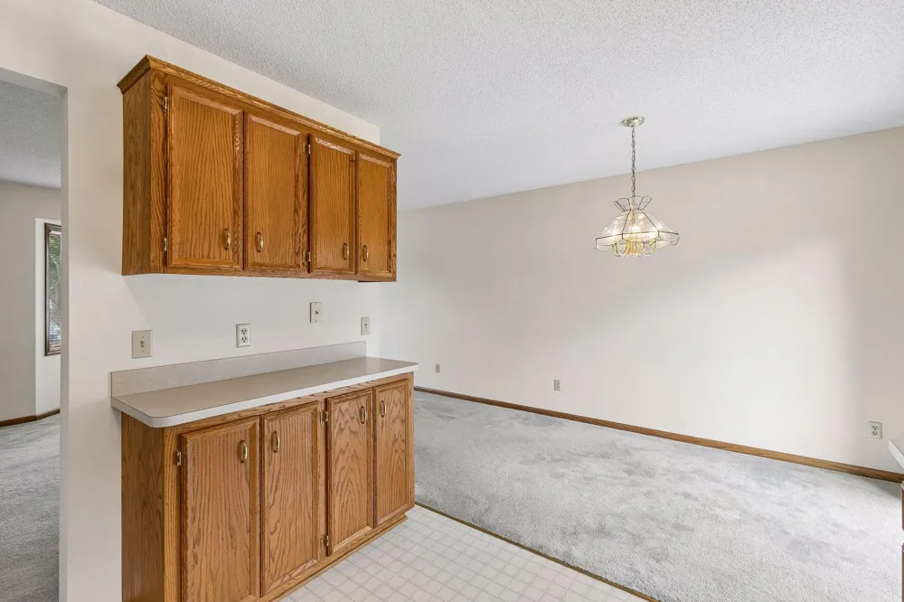 972 Pointe Way Eagan, MN 55123
