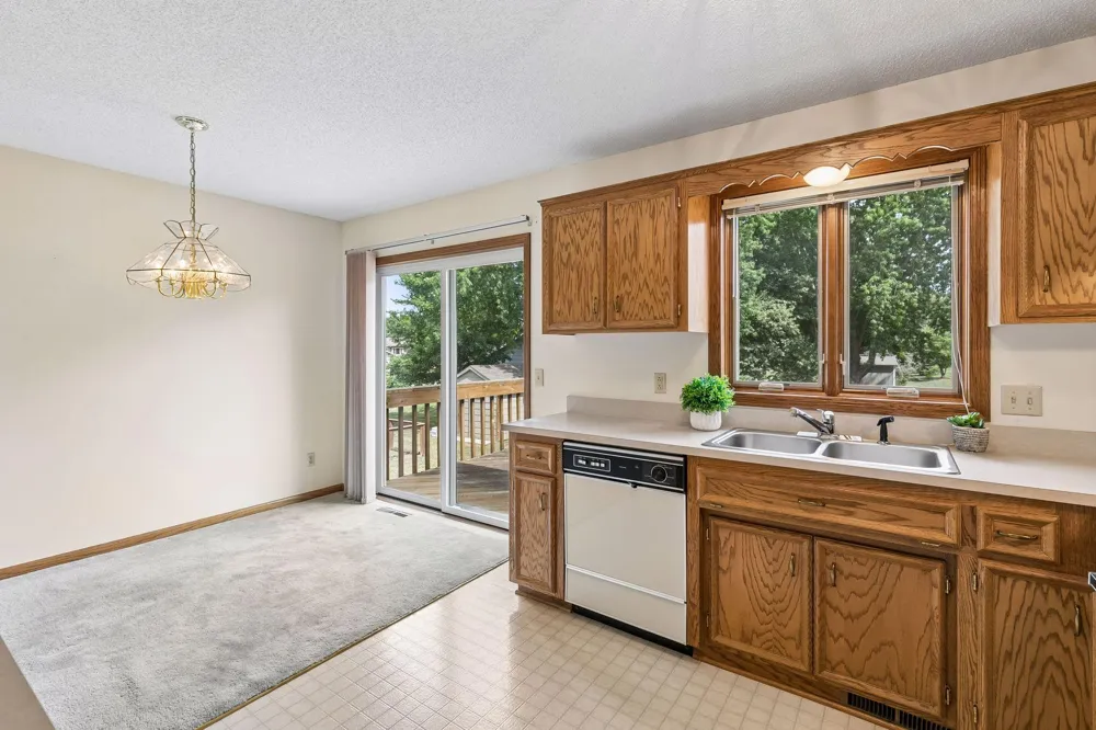 972 Pointe Way Eagan, MN 55123