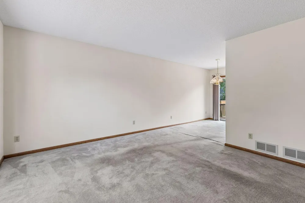 972 Pointe Way Eagan, MN 55123