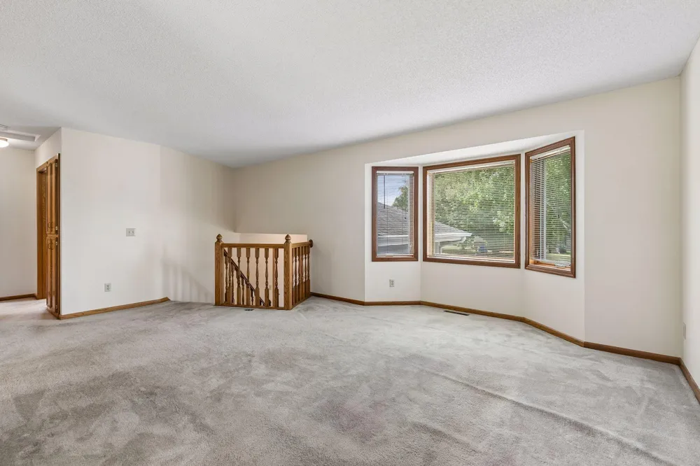 972 Pointe Way Eagan, MN 55123