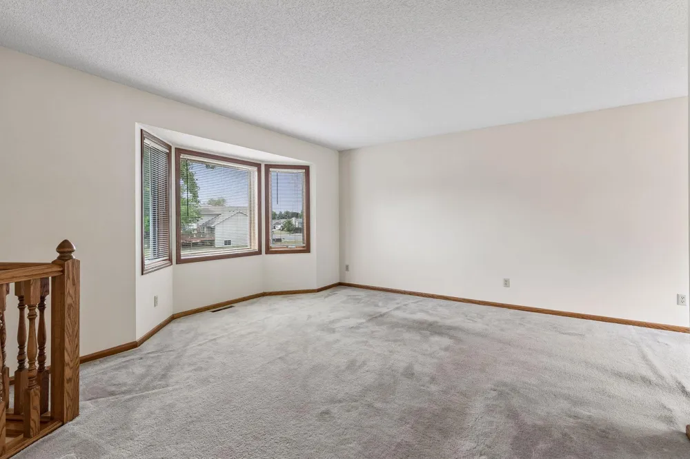 972 Pointe Way Eagan, MN 55123