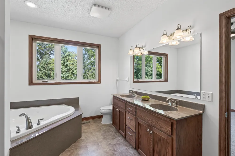 2311 Seurer Street Elko New Market, MN 55054