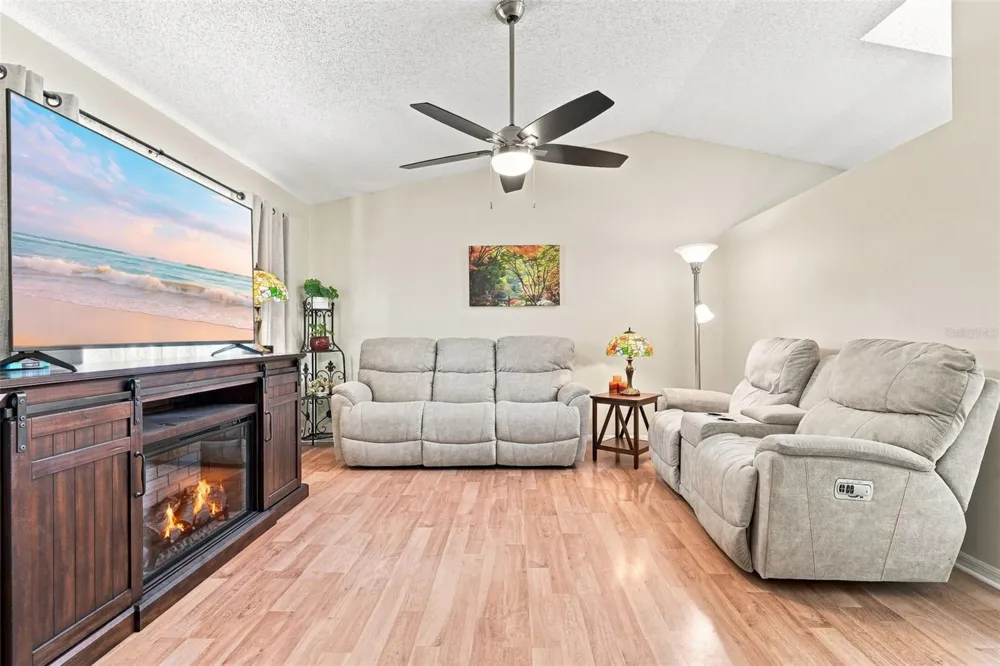 12435 ORANGEWOOD CIRCLE Tavares, FL 32778