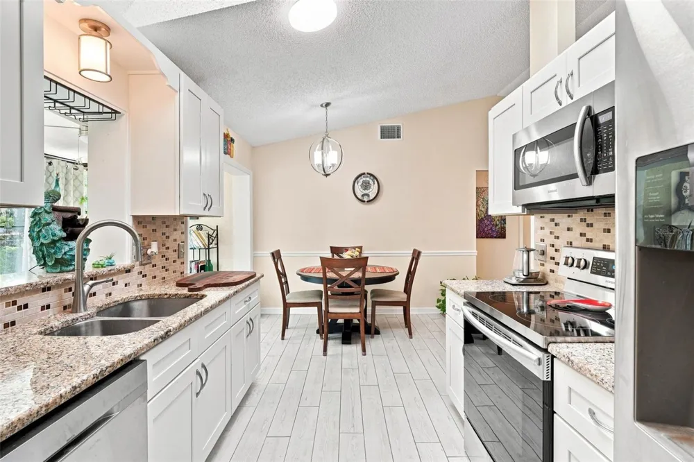 12435 ORANGEWOOD CIRCLE Tavares, FL 32778