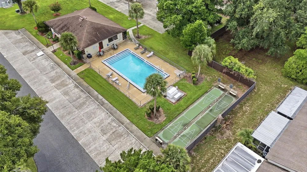 12435 ORANGEWOOD CIRCLE Tavares, FL 32778