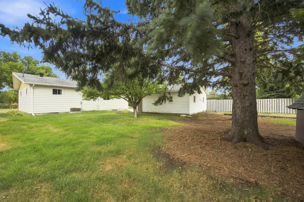 1713 17th Street S Fargo, ND 58103