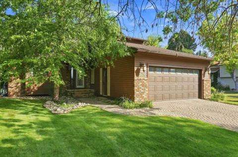 15 Fremont Drive S