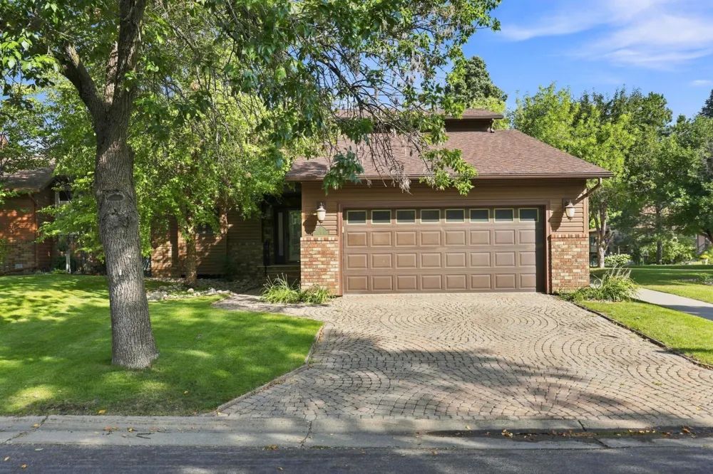 15 Fremont Drive S Fargo, ND 58103