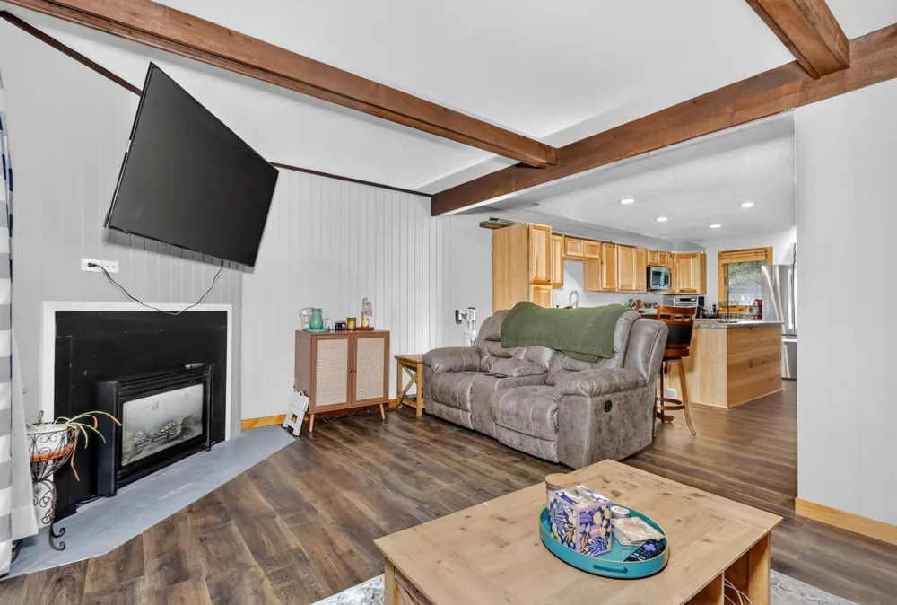 402 Quadna Mountain Road Hill City, MN 55748