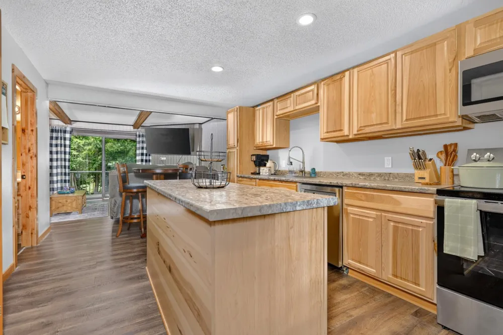 402 Quadna Mountain Road Hill City, MN 55748