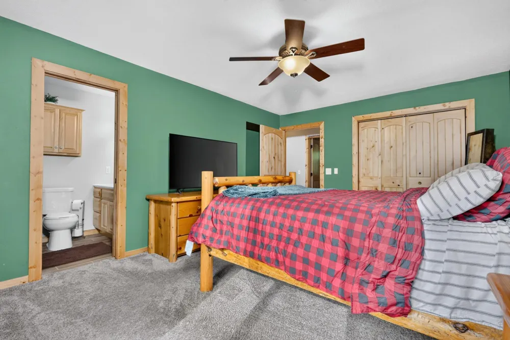 402 Quadna Mountain Road Hill City, MN 55748