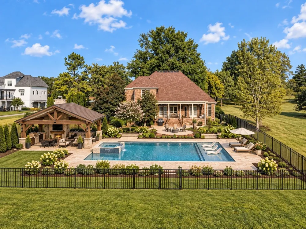 1405 Drakes Creek Rd Hendersonville, TN 37075