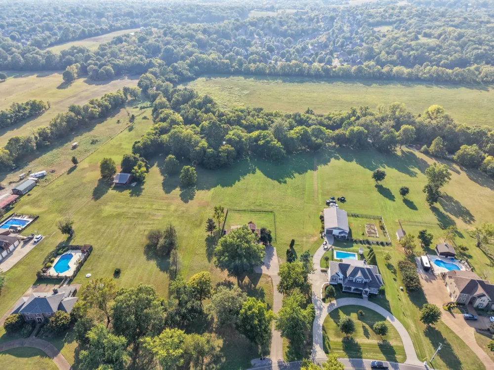 1405 Drakes Creek Rd Hendersonville, TN 37075