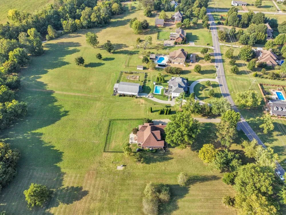 1405 Drakes Creek Rd Hendersonville, TN 37075