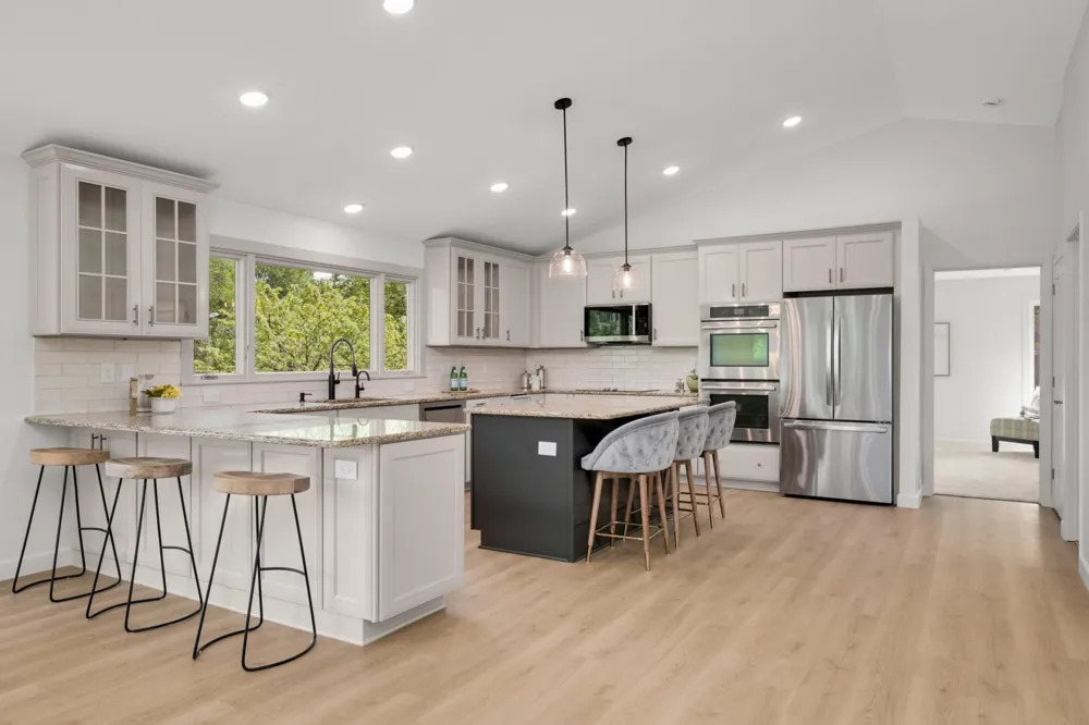 8350 Amsden Ridge Drive Bloomington, MN 55438