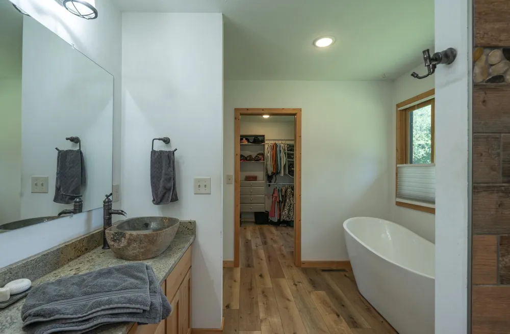 4175 County 71 NW Hackensack, MN 56452