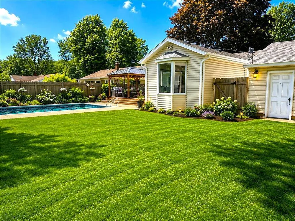2966 Simpson Street Roseville, MN 55113