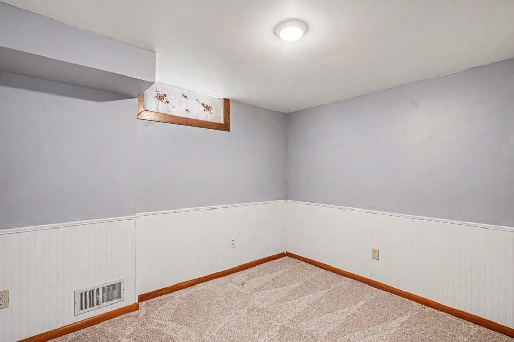 2966 Simpson Street Roseville, MN 55113