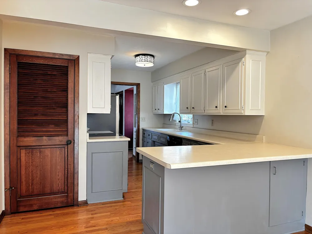 2966 Simpson Street Roseville, MN 55113