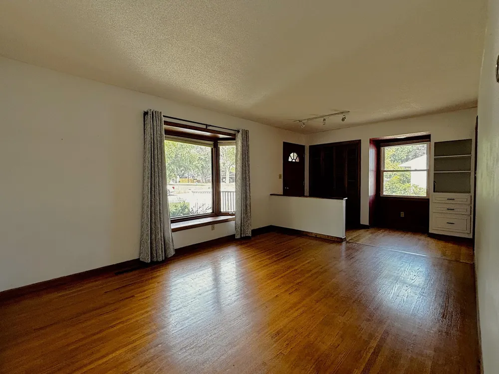 2966 Simpson Street Roseville, MN 55113