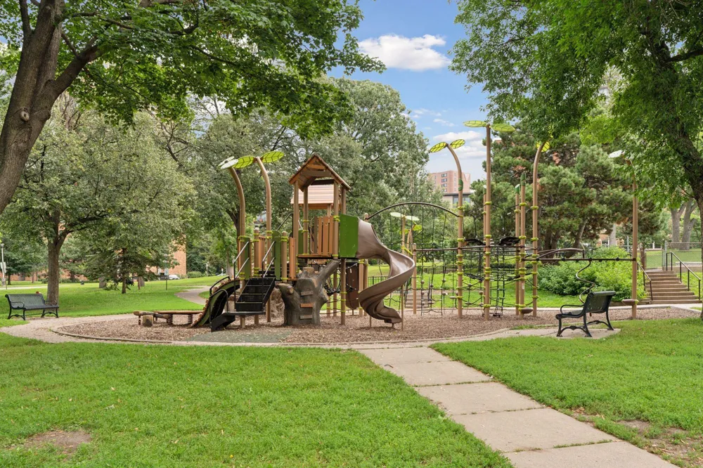 317 Groveland Avenue #311 Minneapolis, MN 55403