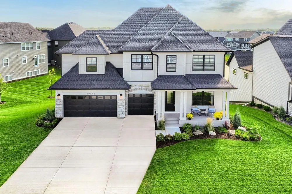 10238 Shadyview Lane Maple Grove, MN 55311