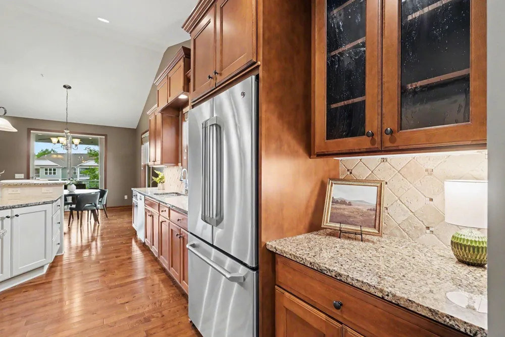 10776 Lyndale Bluffs Trail Bloomington, MN 55420