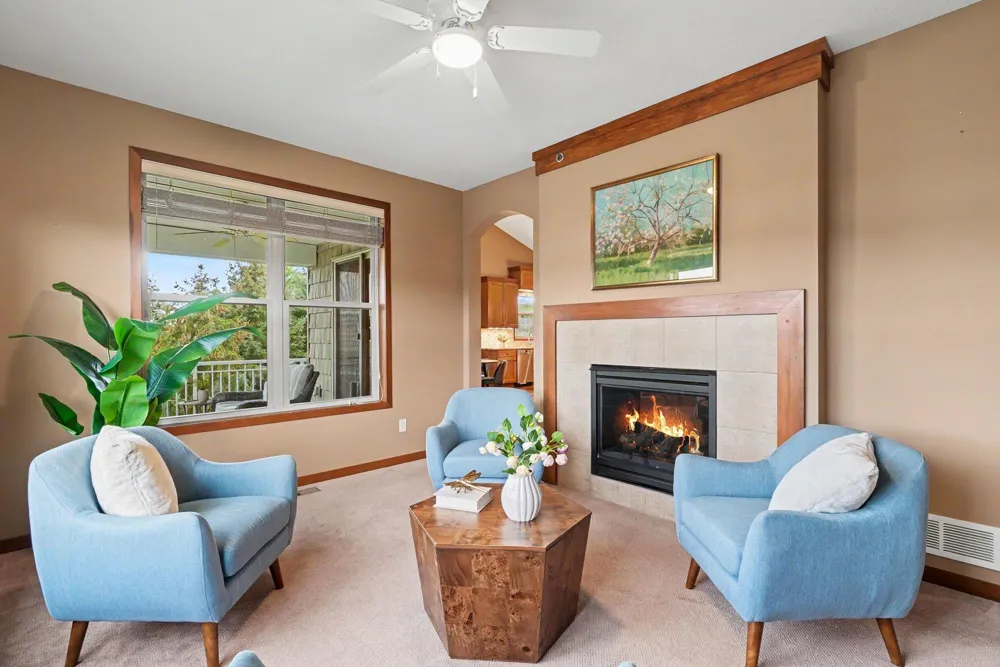 10776 Lyndale Bluffs Trail Bloomington, MN 55420