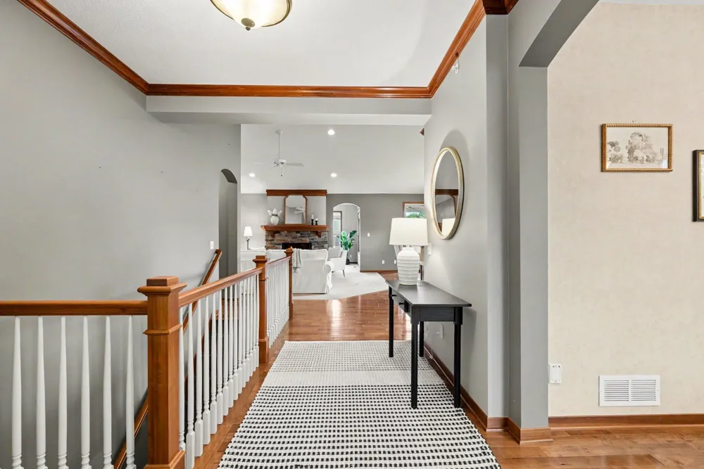 10776 Lyndale Bluffs Trail Bloomington, MN 55420