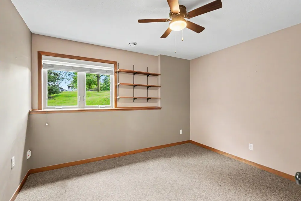 10776 Lyndale Bluffs Trail Bloomington, MN 55420