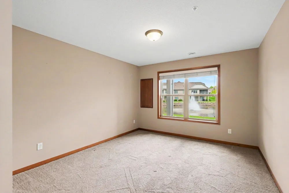 10776 Lyndale Bluffs Trail Bloomington, MN 55420