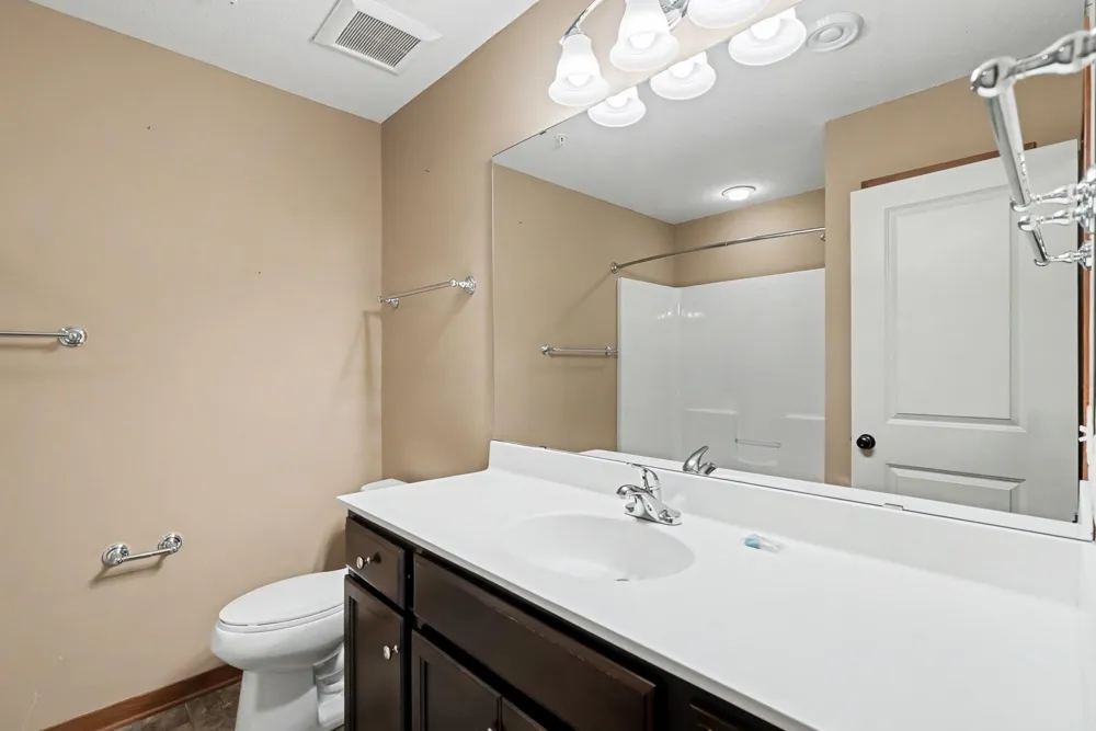 10776 Lyndale Bluffs Trail Bloomington, MN 55420