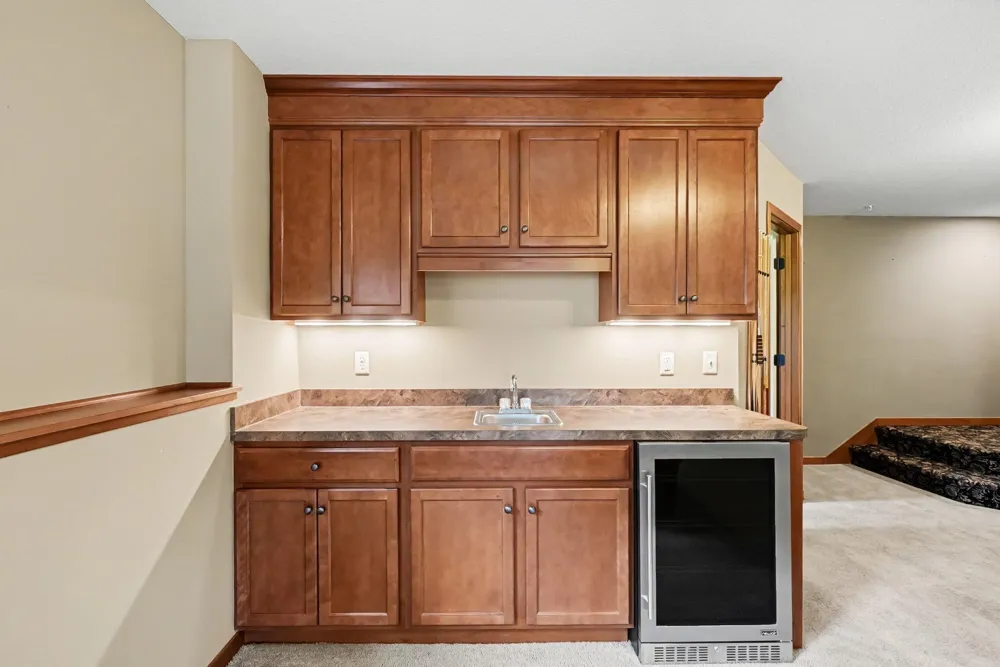 10776 Lyndale Bluffs Trail Bloomington, MN 55420
