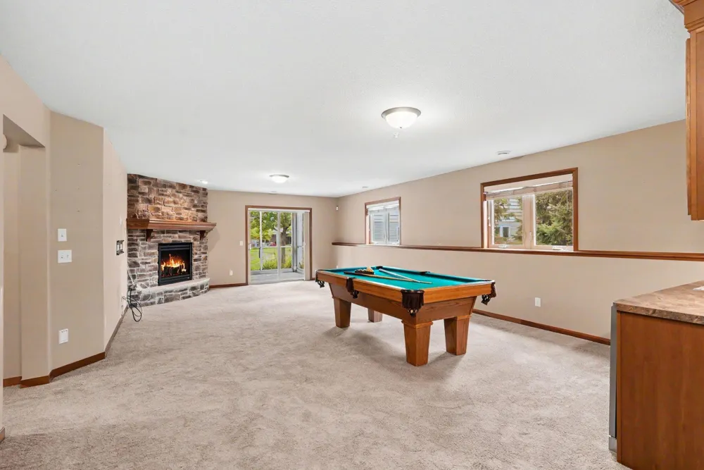 10776 Lyndale Bluffs Trail Bloomington, MN 55420