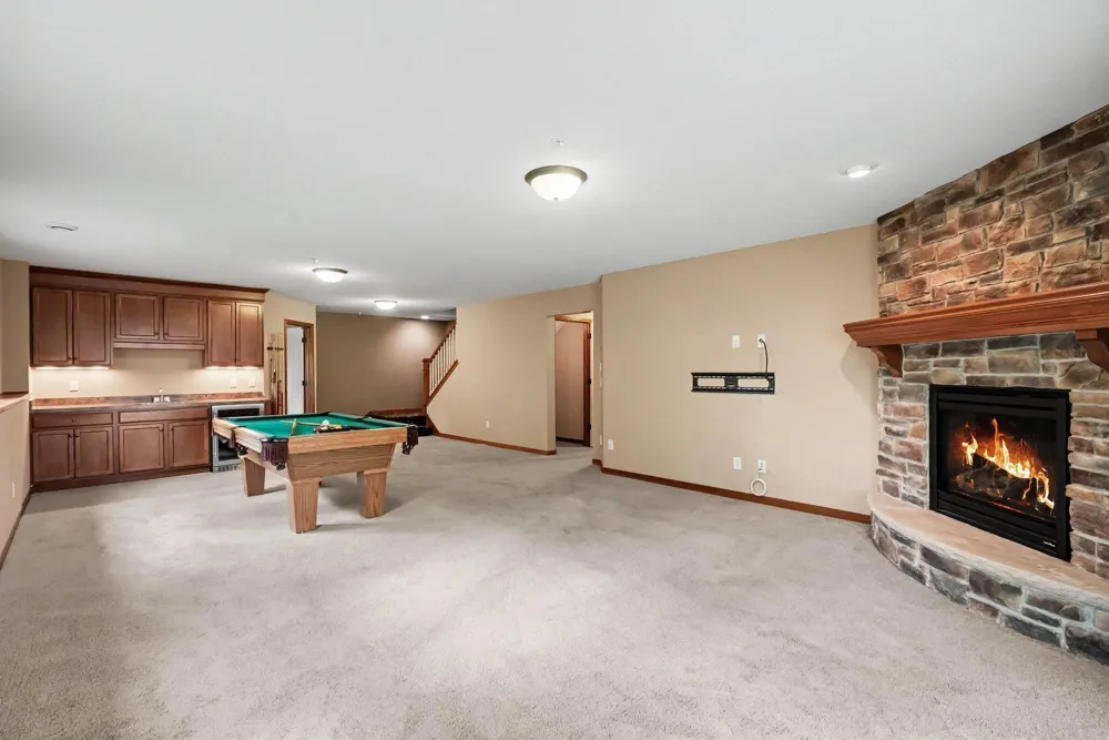 10776 Lyndale Bluffs Trail Bloomington, MN 55420